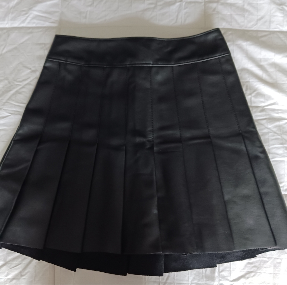 A&F black vegan leather pleated skirt